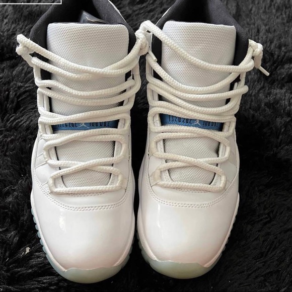 Men’s Retro Jordan 11’s Legends size 8.5 - Picture 5 of 6